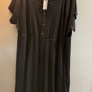 BloomChic Black Short Sleeve Dress